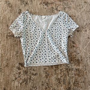 Forever 21 Blue and White Floral Crop Top